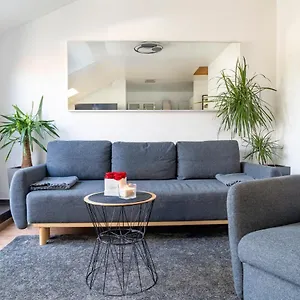 apartment-hannover-stylish-2-room-maisonette.hannover-hotel.net/